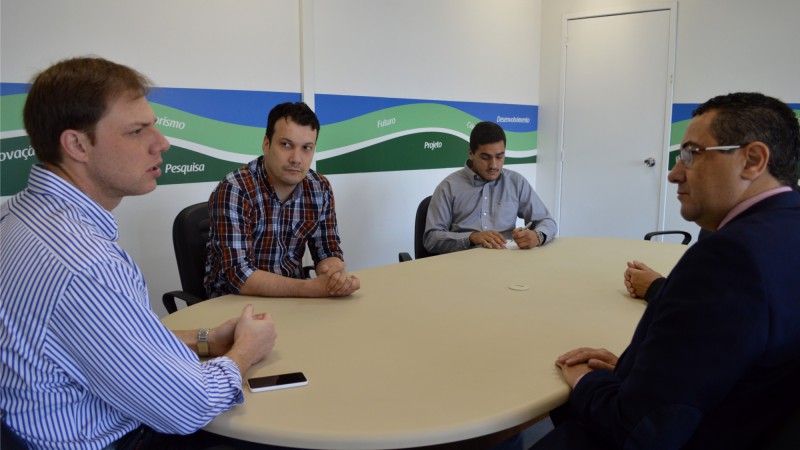 Agergs busca diálogo com Secretaria de Minas e Energia para melhoria dos serviços da CEEE