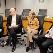 Ricardo Giuliani, Marcelo Spilki, Luciana Luso de Carvalho e Lino Halley durante a reunião com representantes dos dois municípios